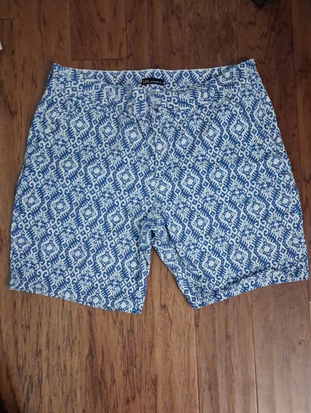 Lee Women's Blue and White Geometric Print Bermudas